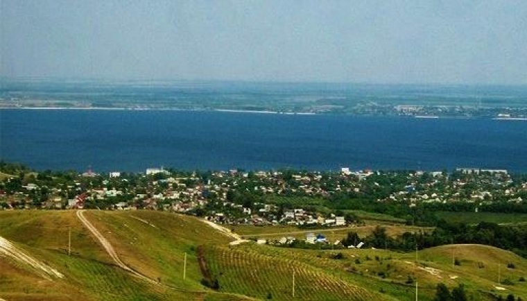 Поселок алексеевский саратовская область. Хвалынск Волга. Волга Саратовская область Хвалынск.