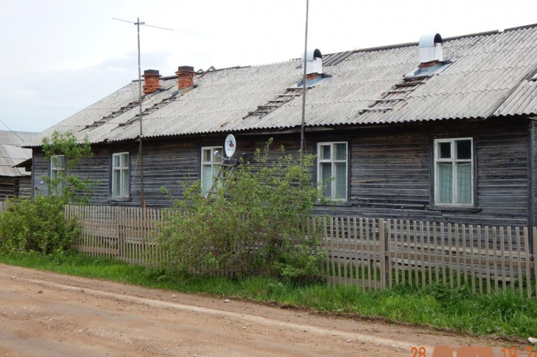 Рп5 холмогорская архангельская область. Дом Холмогоры. Холмогорский район Архангельская область. Дом в Холмогорском районе Архангельской области с. Емецк. Поселок Двинской Холмогорский район.